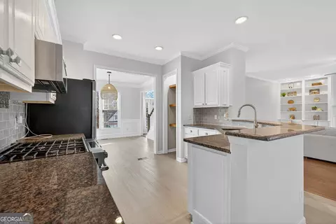 Kitchen - 2592 White Aster Ln, Dacula, GA 30019 photo 5 of 6