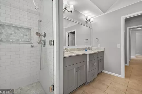 Bath - 2592 White Aster Ln, Dacula, GA 30019 photo 4 of 7