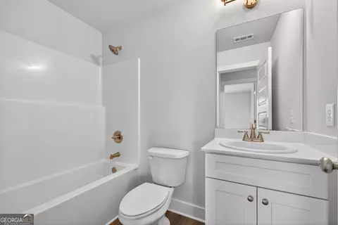 Bath - 435 Watson Rd, Winder, GA 30680 photo 1 of 3