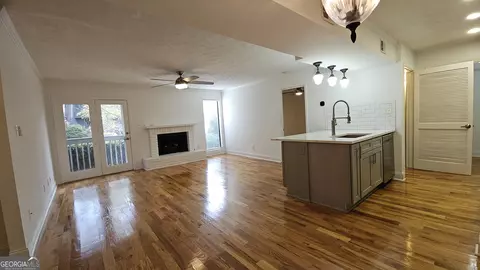 321 Tuxworth Cir, Decatur, GA 30033