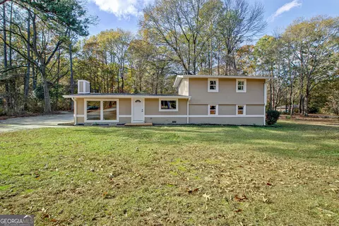 15 Pine St, Mcdonough, GA 30252