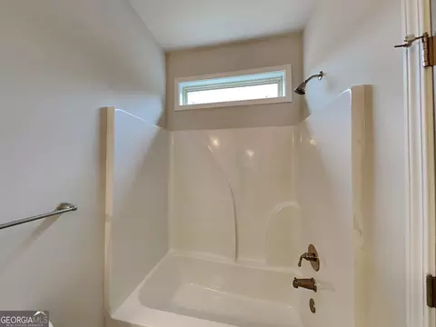 Bath - 1781 Cobblefield Cir, Dacula, GA 30019 photo 4 of 8