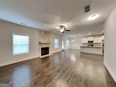 Living - 1781 Cobblefield Cir, Dacula, GA 30019 photo 2 of 4