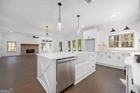 Kitchen - Undisclosed, Pine Mountain, GA 31822 photo 2 of 4