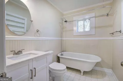 Bath - 415 E 10th St, Rome, GA 30161 photo 3 of 3