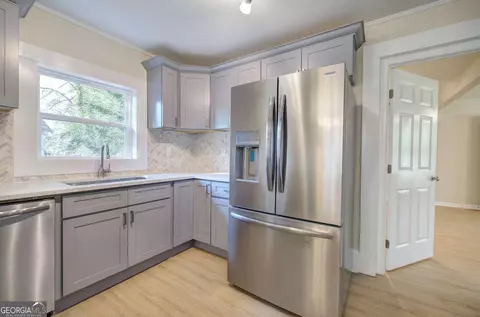 Kitchen - 415 E 10th St, Rome, GA 30161 photo 4 of 4