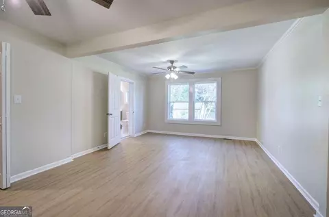 Living - 415 E 10th St, Rome, GA 30161 photo 3 of 4