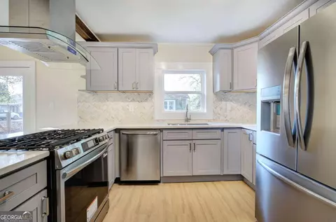 Kitchen - 415 E 10th St, Rome, GA 30161 photo 2 of 4