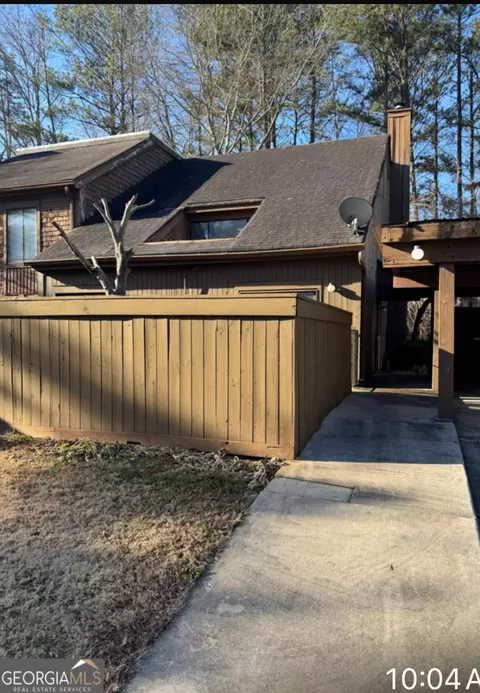 94 Willowick Dr, Lithonia, GA 30038