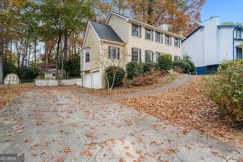 2820 Spring Ridge Cir, Snellville, GA 30039