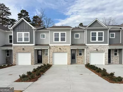 516 Crown Dr, Emerson, GA 30137