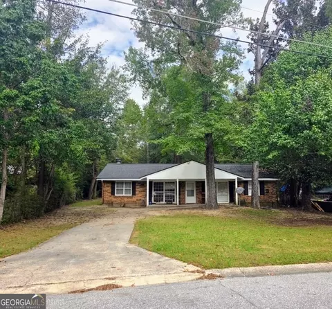 3733 Lindsey Dr, Macon, GA 31206