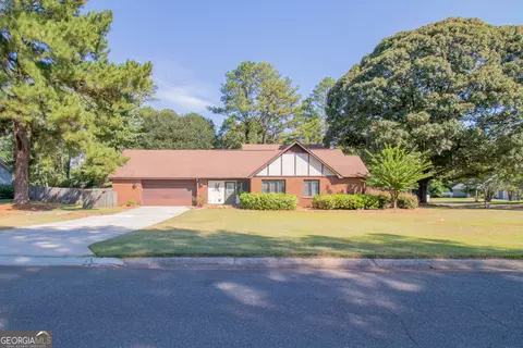 201 Beaver Run Dr, Warner Robins, GA 31088