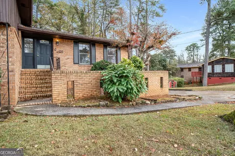 2738 Rainbow Ridge Rd, Decatur, GA 30034