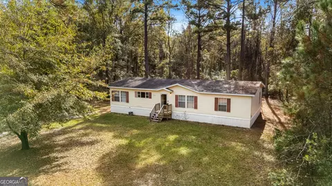 1093 Lawrence Church Rd, Pembroke, GA 31321