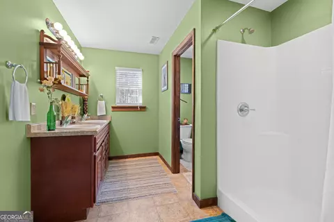 Bath - 554 Mariners Way, Garnett, SC 29922 photo 2 of 3