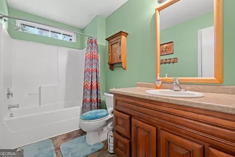 Bath - 554 Mariners Way, Garnett, SC 29922 photo 1 of 3