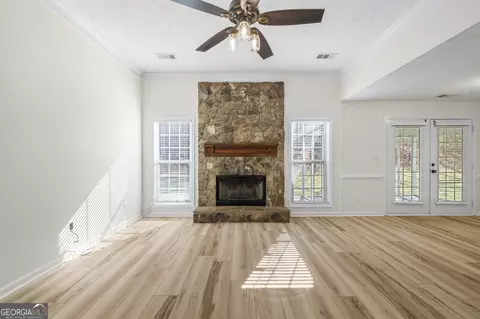 Living - 118 Woodstream Trl, Lagrange, GA 30240 photo 3 of 3