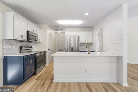 Kitchen - 118 Woodstream Trl, Lagrange, GA 30240 photo 1 of 4