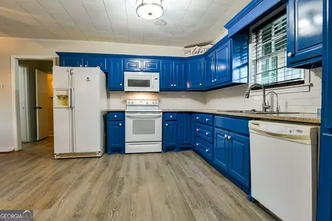 Kitchen - 458 Haley Rd, Jackson, GA 30233 photo 1 of 2