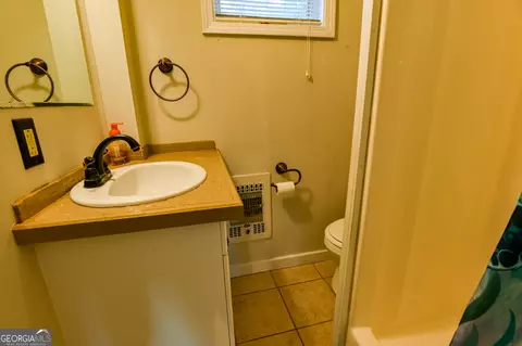 Bath - 458 Haley Rd, Jackson, GA 30233 photo 1 of 3
