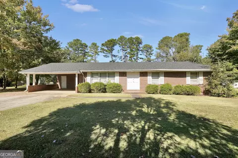 668 Mountain View Dr, Thomaston, GA 30286