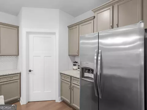 Entry Way - 401 Mountain Dr, Monroe, GA 30655 photo 4 of 6