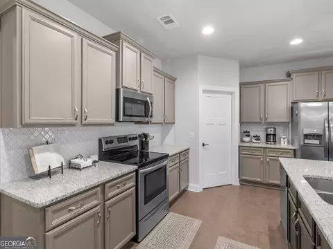 Kitchen - 401 Mountain Dr, Monroe, GA 30655 photo 4 of 5