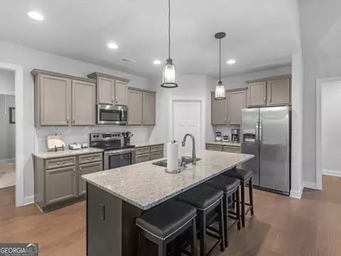 Kitchen - 401 Mountain Dr, Monroe, GA 30655 photo 5 of 5