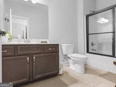 Bath - 401 Mountain Dr, Monroe, GA 30655 photo 2 of 5