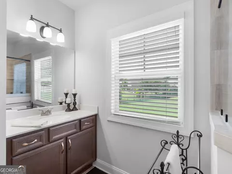 Bath - 401 Mountain Dr, Monroe, GA 30655 photo 4 of 5