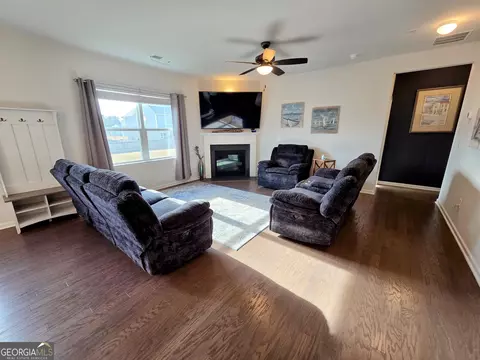 Living - 3042 Lowell Rd, Bethlehem, GA 30620 photo 3 of 3