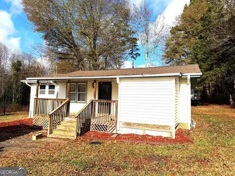 5609 Oconee St, Lula, GA 30554