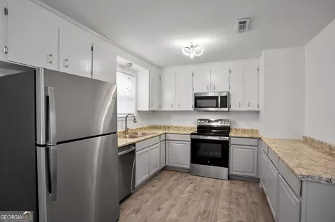 Kitchen - 3 Cottonhill Rd, Eufaula, AL 36027 photo 1 of 1