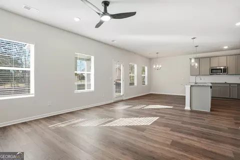 Living - 144 Post Oak Dr #137, Jackson, GA 30233 photo 2 of 2