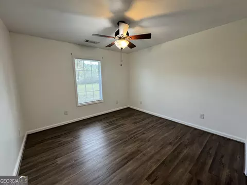 Bedroom - 539 Levi Barnes Rd, Jackson, GA 30233 photo 6 of 7
