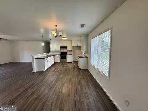 Kitchen - 539 Levi Barnes Rd, Jackson, GA 30233 photo 1 of 2