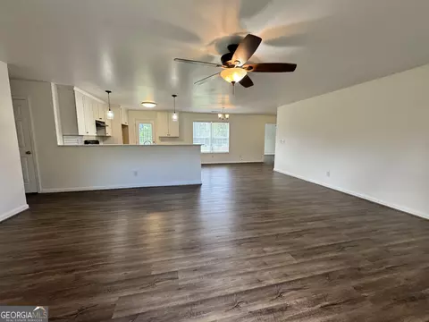 Living - 539 Levi Barnes Rd, Jackson, GA 30233 photo 1 of 4