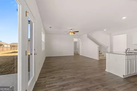 Living - 209 Cattle Dr, Perry, GA 31069 photo 3 of 4