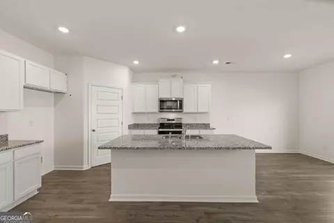 Kitchen - 209 Cattle Dr, Perry, GA 31069 photo 1 of 3