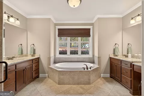 Bath - 385 Huckaby Rd, Brooks, GA 30205 photo 1 of 7