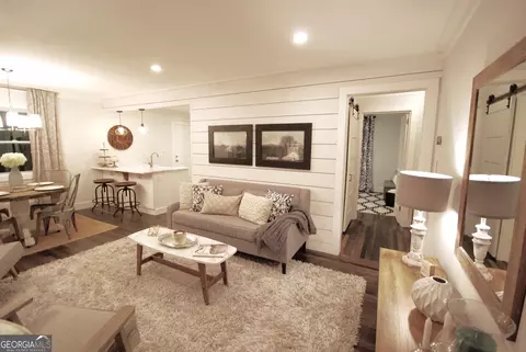 911 Lake Ct SE, Smyrna, GA 30082