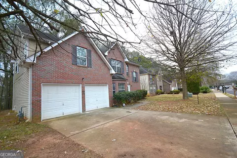 Exterior - 916 Brisley Cir, Hampton, GA 30228 photo 5 of 7