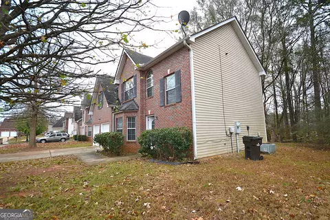Exterior - 916 Brisley Cir, Hampton, GA 30228 photo 3 of 7