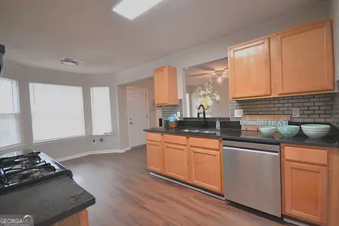 Kitchen - 916 Brisley Cir, Hampton, GA 30228 photo 1 of 5