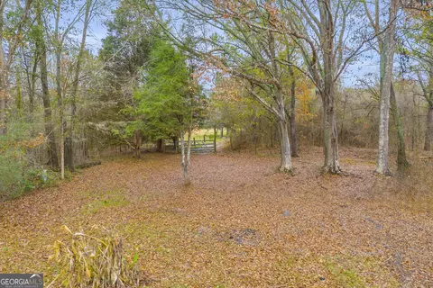 259 E Ridgeway Rd, Commerce, GA 30529