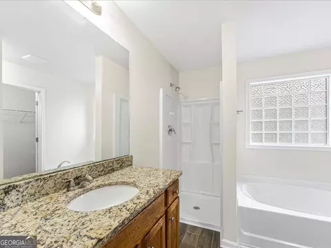 Bath - 2940 Rolling Ln, Winston, GA 30187 photo 2 of 2