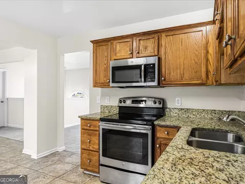 Kitchen - 2940 Rolling Ln, Winston, GA 30187 photo 3 of 4