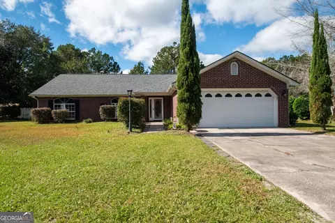 81 Retreat Pl, Woodbine, GA 31569