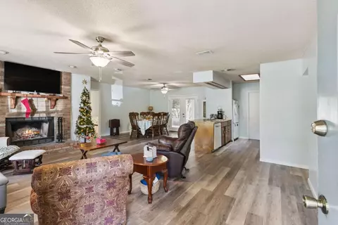 156 W Peach Ave, Kingsland, GA 31548